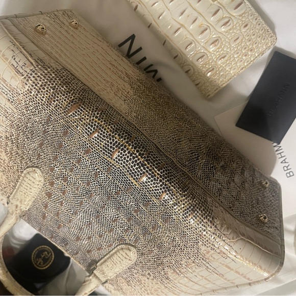 Brahmin Purse and matching wallet - Picture 5 of 10
